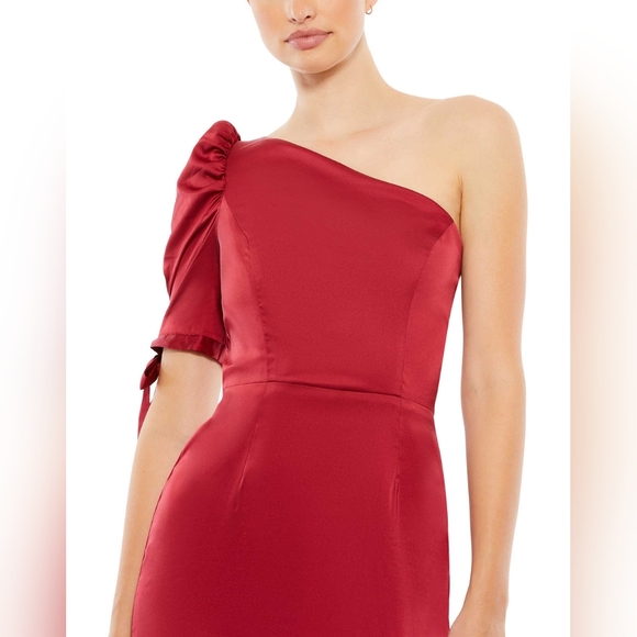MacDuggal Elegant One-Shoulder Red Evening Gown - Ieena Size 16 - Picture 4 of 14